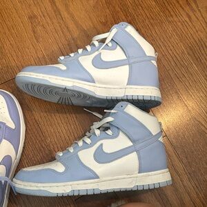 NIKE DUNKS